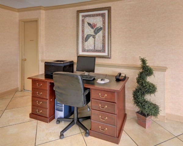 Quality Inn Marshall image 10